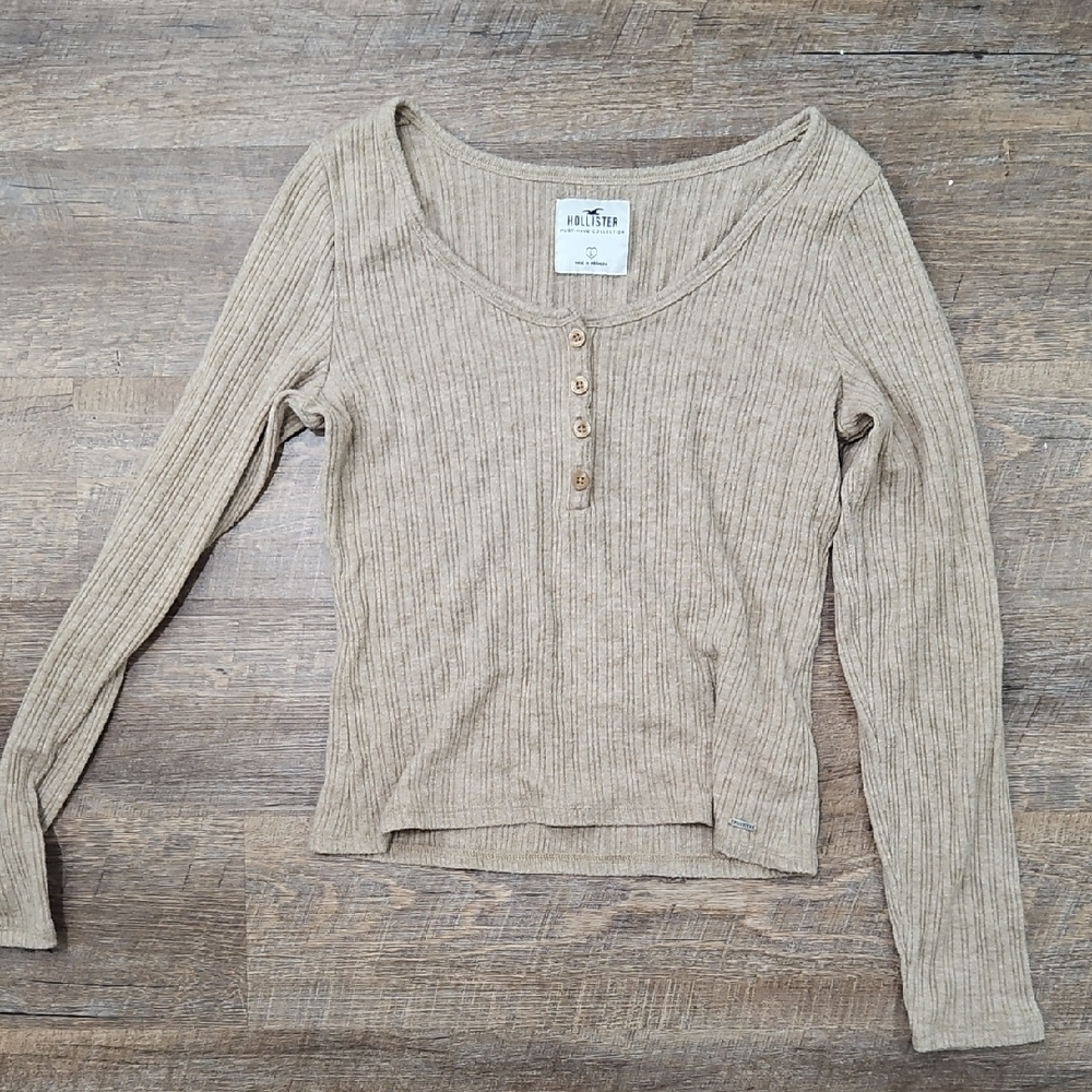 4/$25 Hollister Ribbed Beige Long Sleeve Blouse